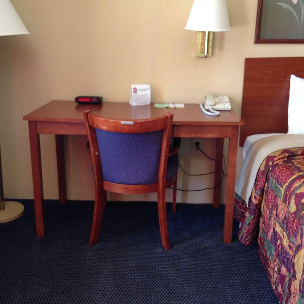 Knights Inn Elizabethtown photo 5