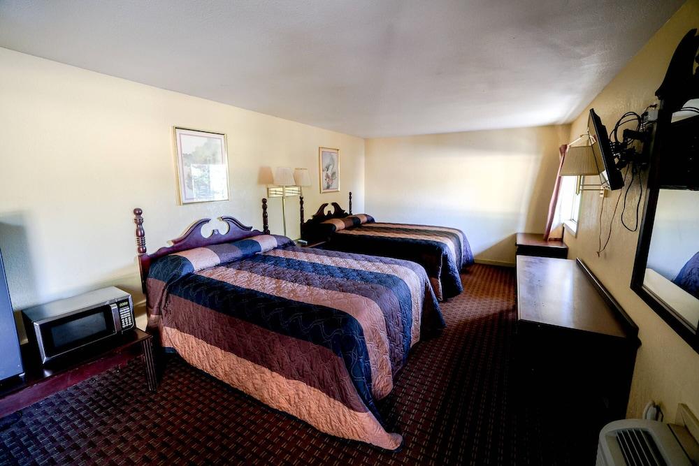 Motel Masquerade photo 9