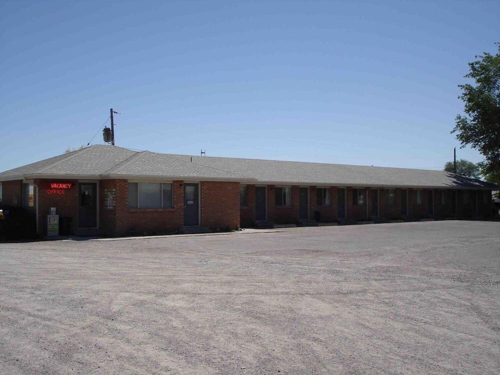 Tops Motel photo 19