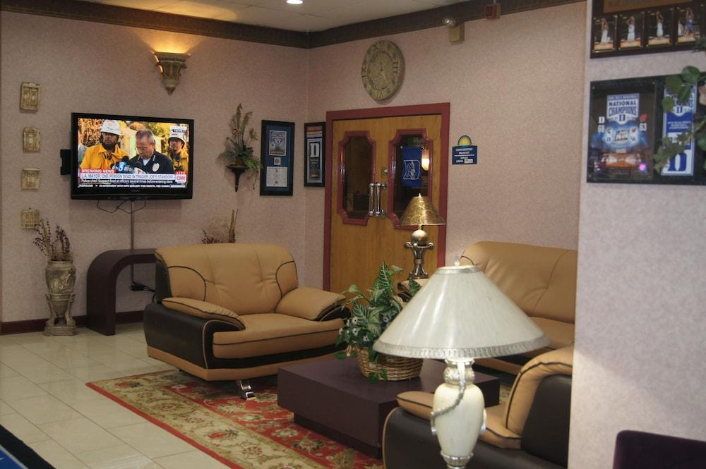 Royal Inn photo 36