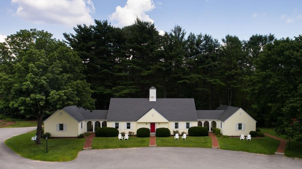 Old Sturbridge Inn and Reeder Family Lodges photo 51