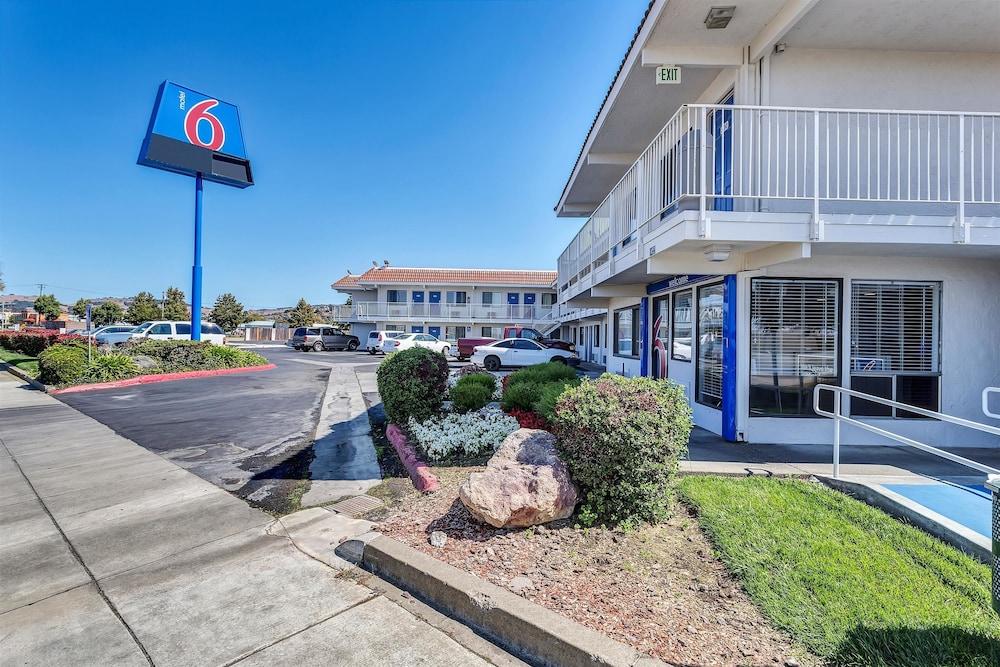 Motel 6 Vallejo, CA - Six Flags West photo 40
