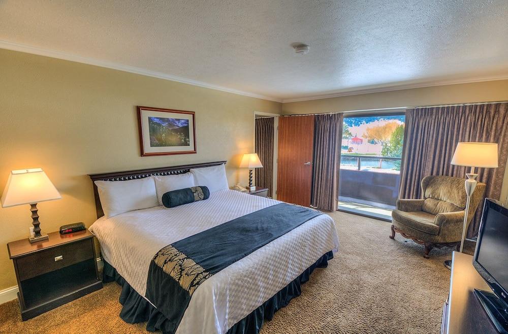 Fairmont Hot Springs Resort photo 7