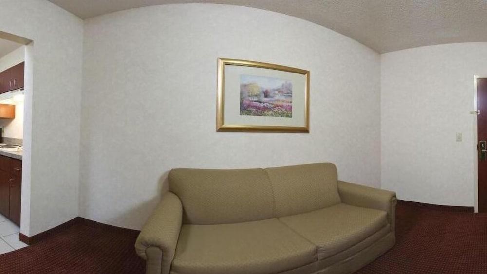 Holiday Inn Express Hotel & Suites Dayton West - Brookville by IHG photo 29