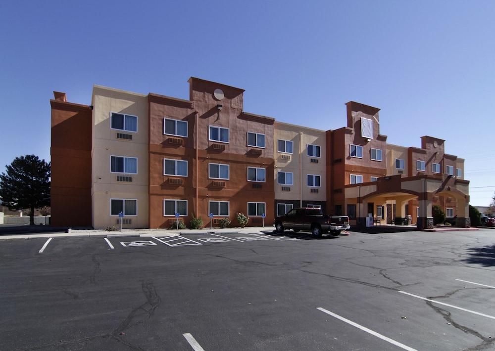 Comfort Suites Albuquerque/North Journal Center photo 1