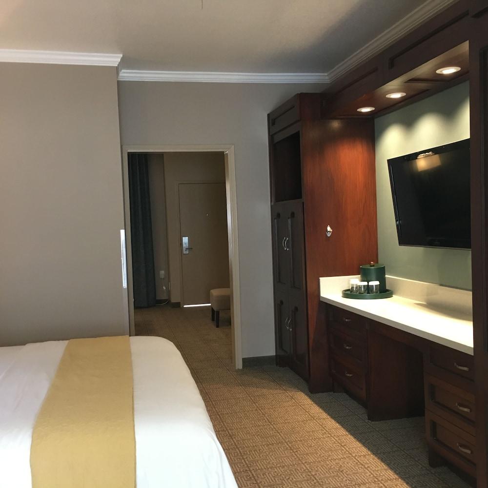 MainStay Suites John Wayne Airport by Choice Hotels photo 83