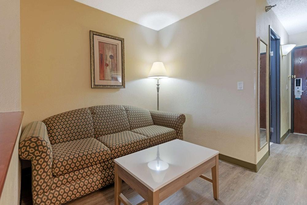 Quality Inn Bemidji photo 31