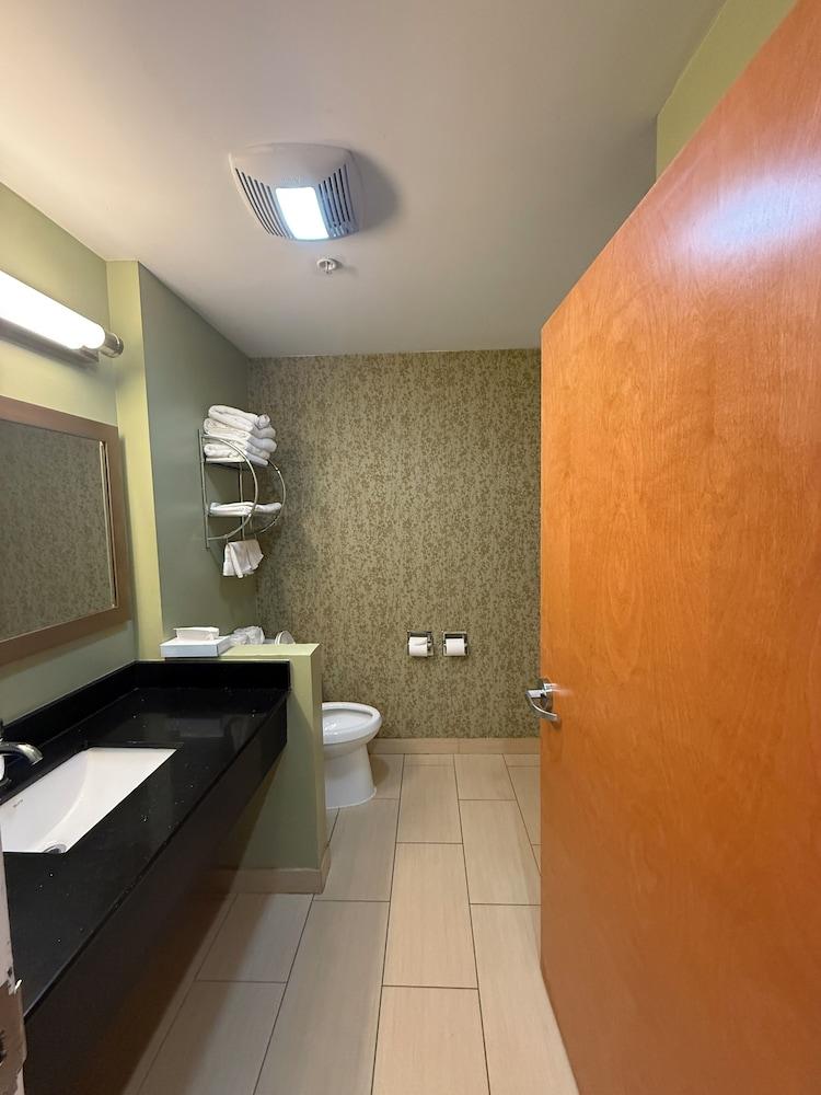 Plymouth Bay Inn and Suites photo 8