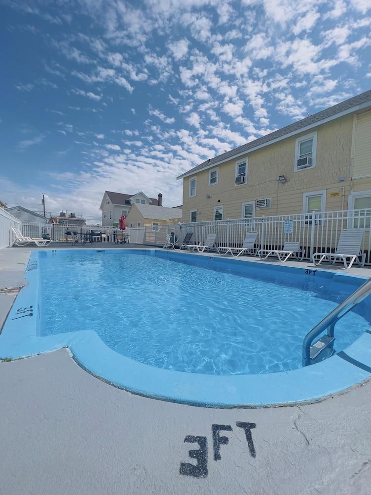 Dry Dock Motel photo 23