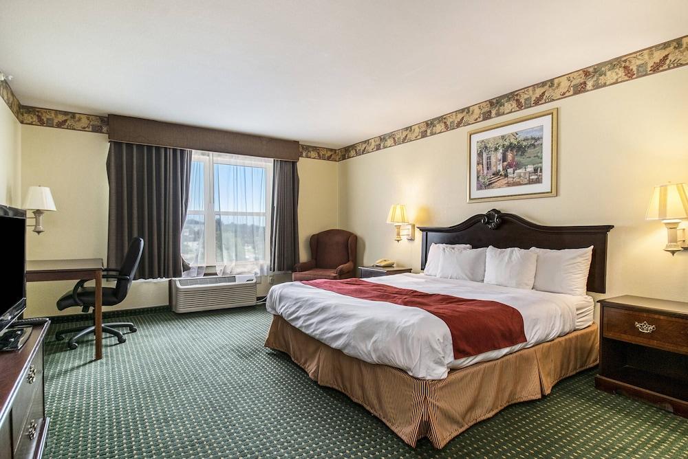 Country Inn & Suites by Radisson, Elkhart North photo 8
