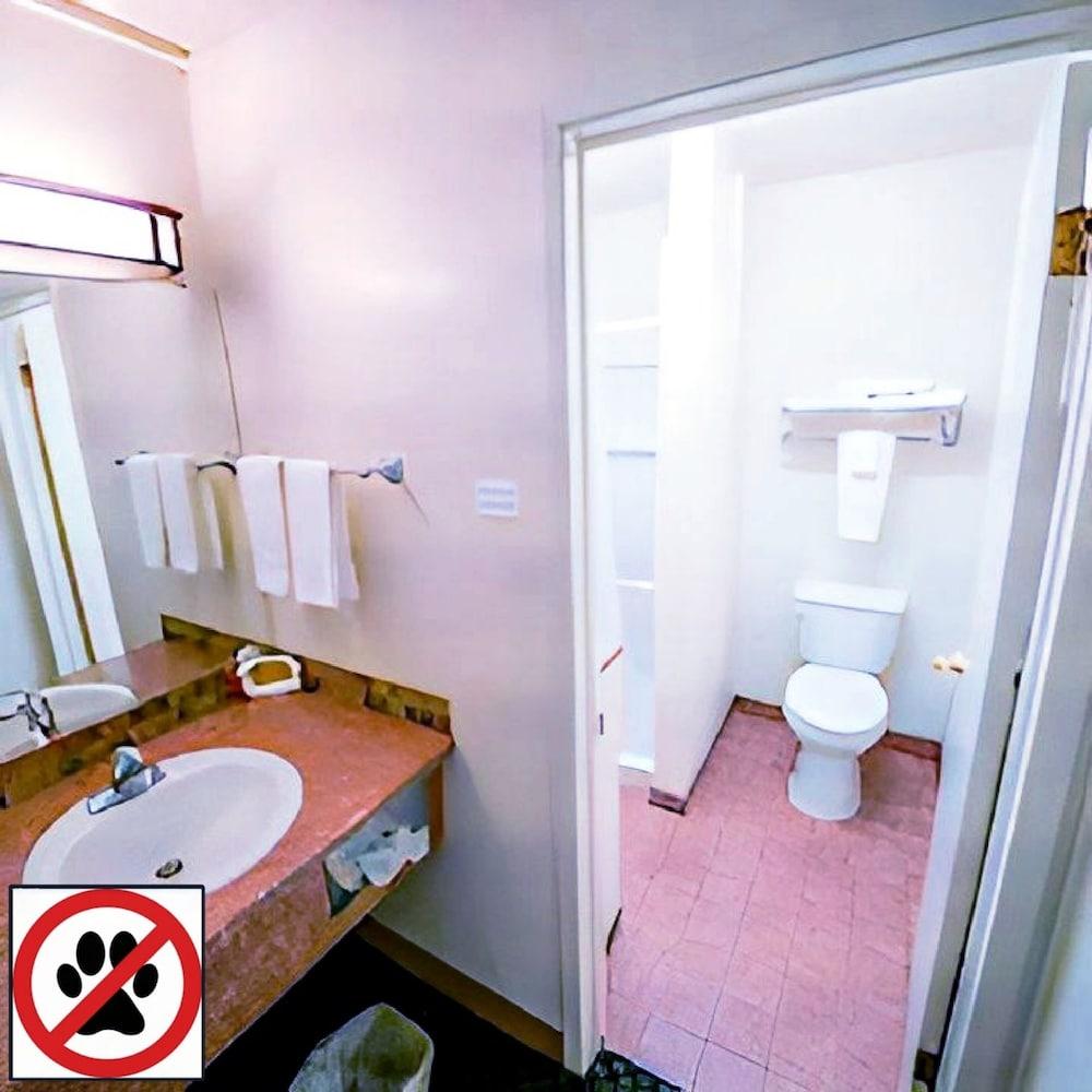 Gateway Inn photo 24