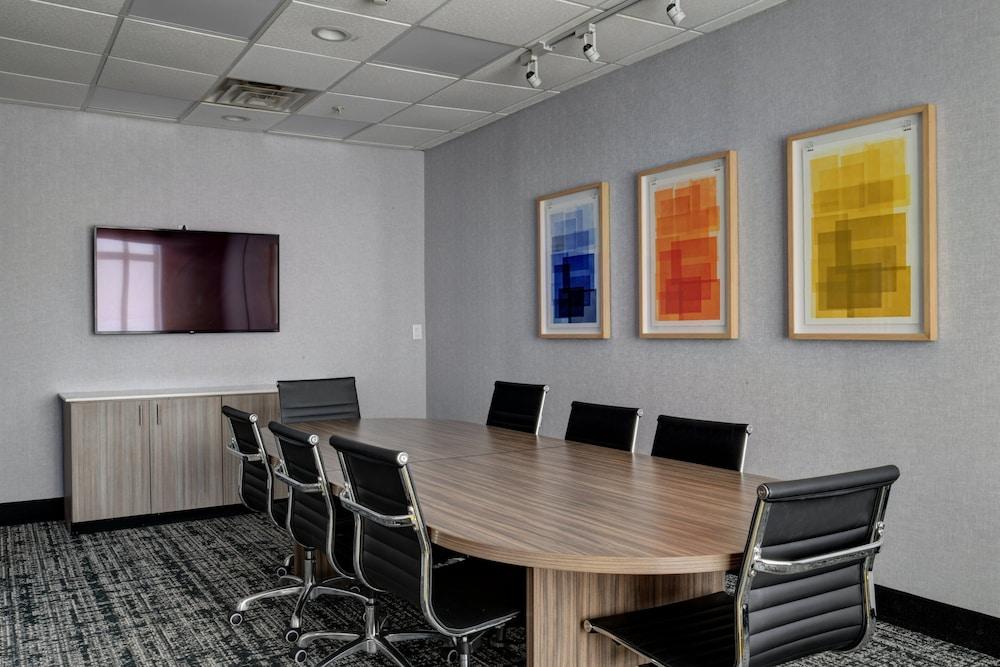 Holiday Inn Express and Suites Oklahoma City Northwest by IHG photo 24