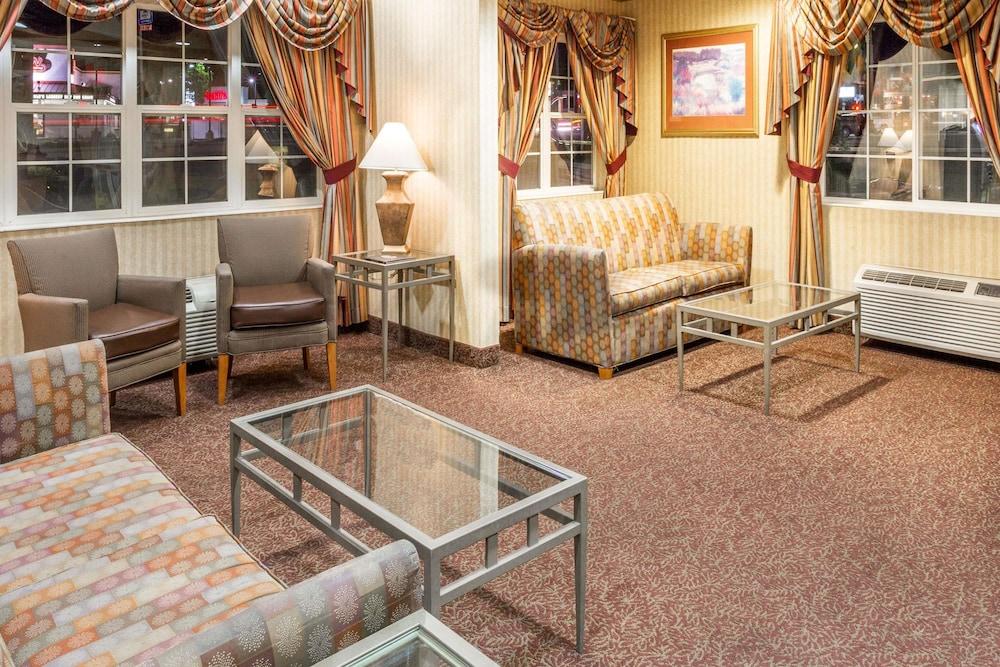 Royal Inn photo 5