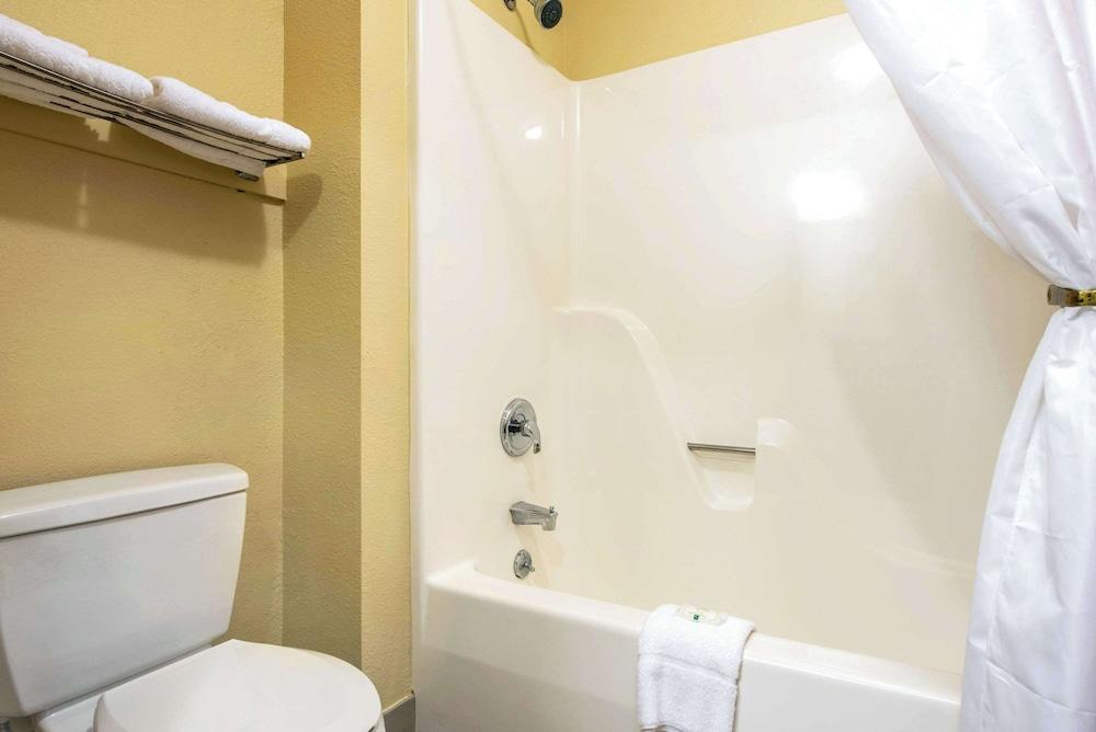 Quality Inn & Suites Brandenburg - Fort Knox photo 16
