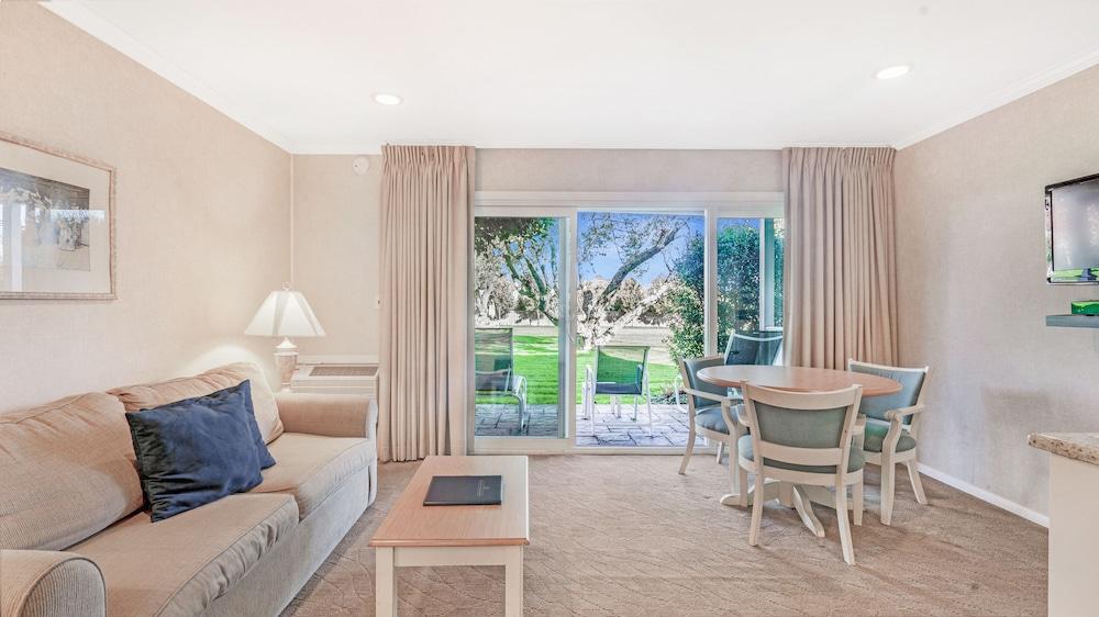 East Hampton House Resort photo 48
