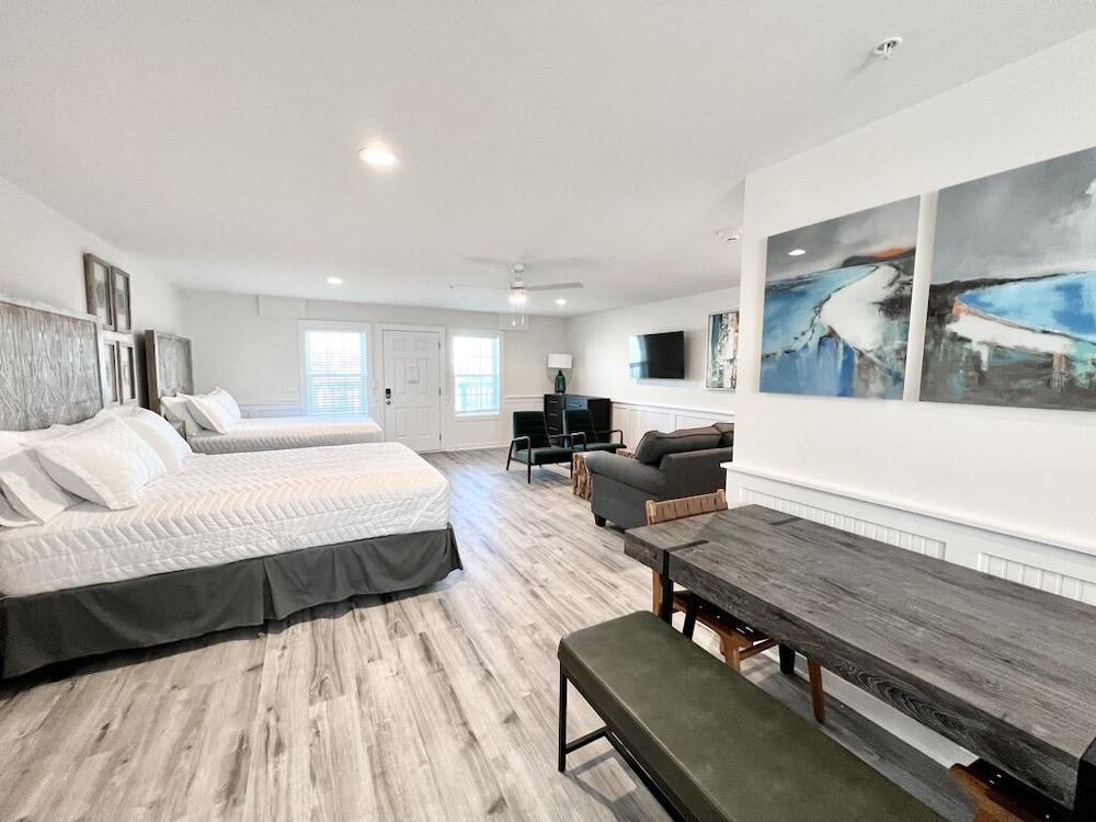 Saltwater Suites photo 27