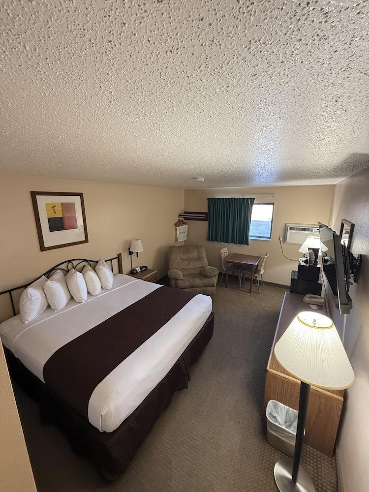 Americas Best Value Inn Torrington photo 3