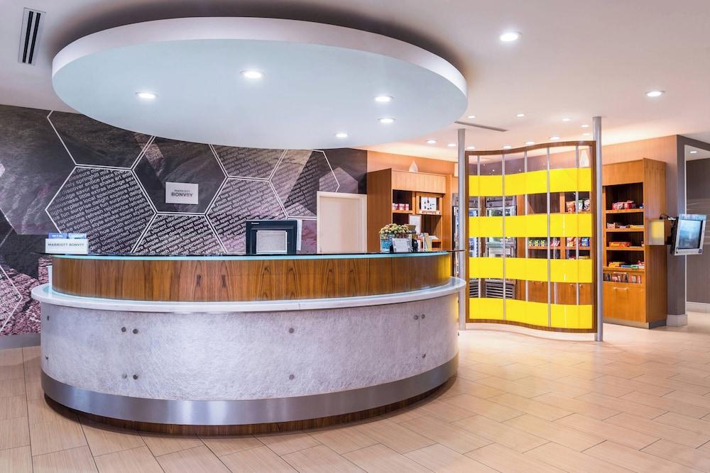 Springhill Suites by Marriott Temecula Wine Country photo 4