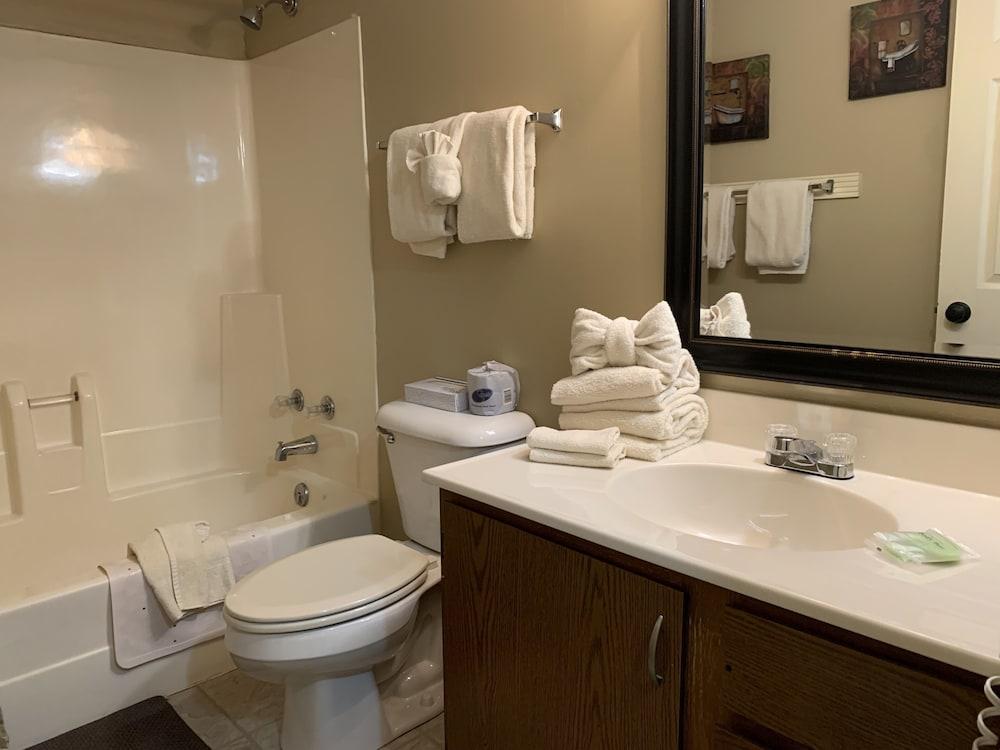 Oak Square Rentals photo 85