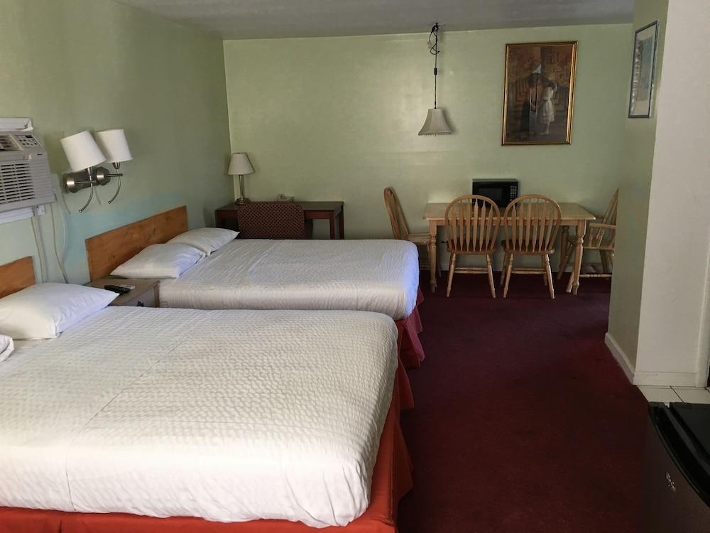 Dixie Plaza Hotel photo 2