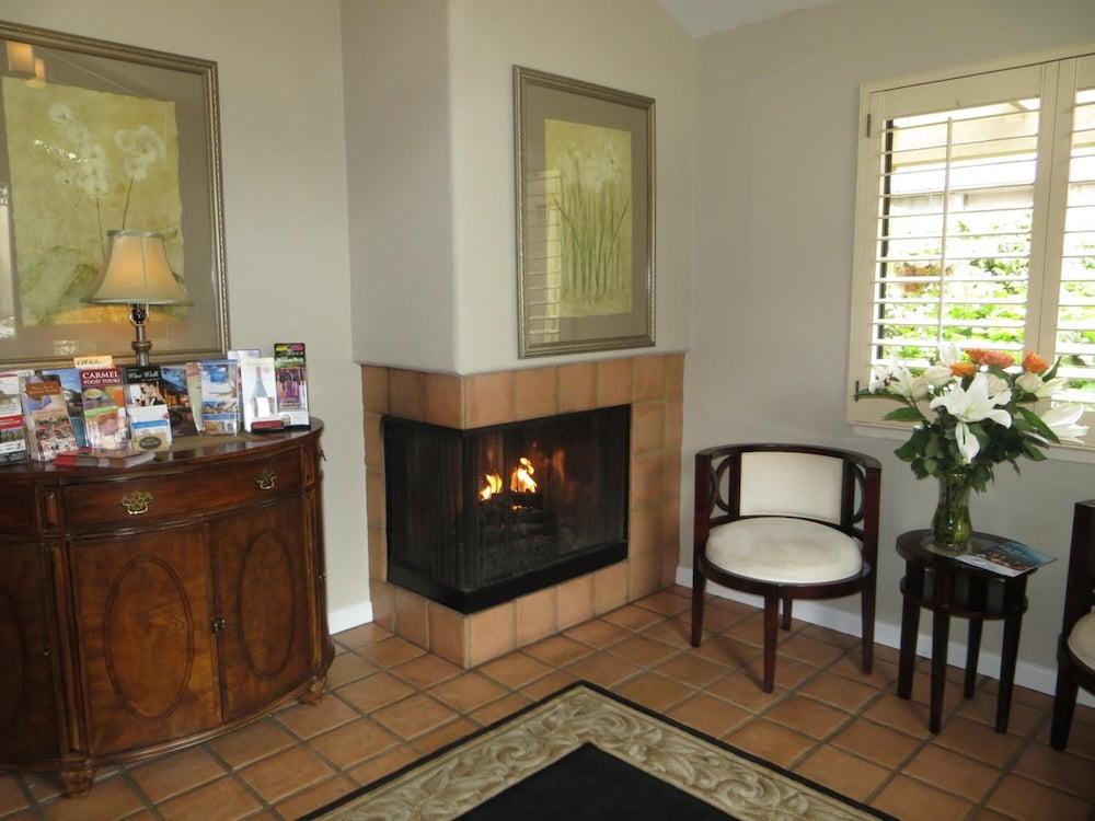 Adobe Inn photo 20