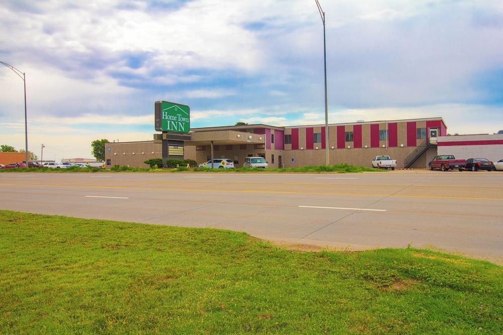 HomeTown Inn by OYO - Liberal, KS photo 13