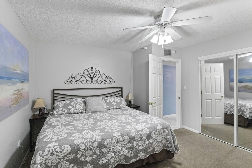 Fifty Gulfside Condominiums photo 2