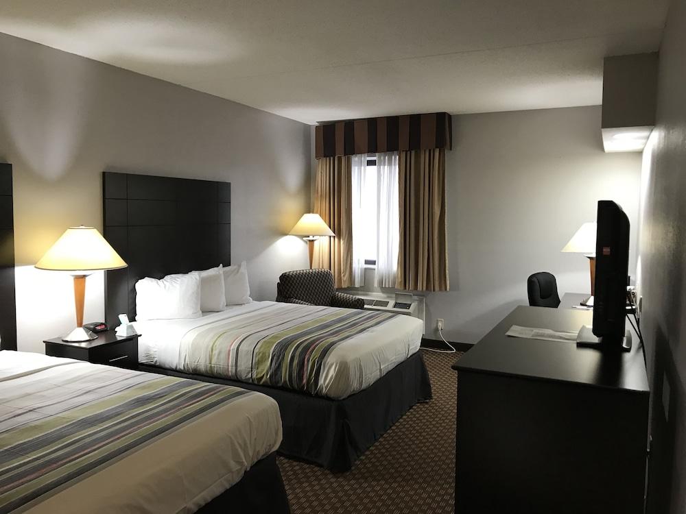 Country Inn & Suites by Radisson Indianapolis East photo 9