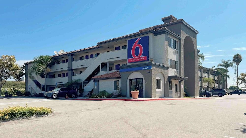 Motel 6 Bellflower, CA - Los Angeles — hotel in Bellflower