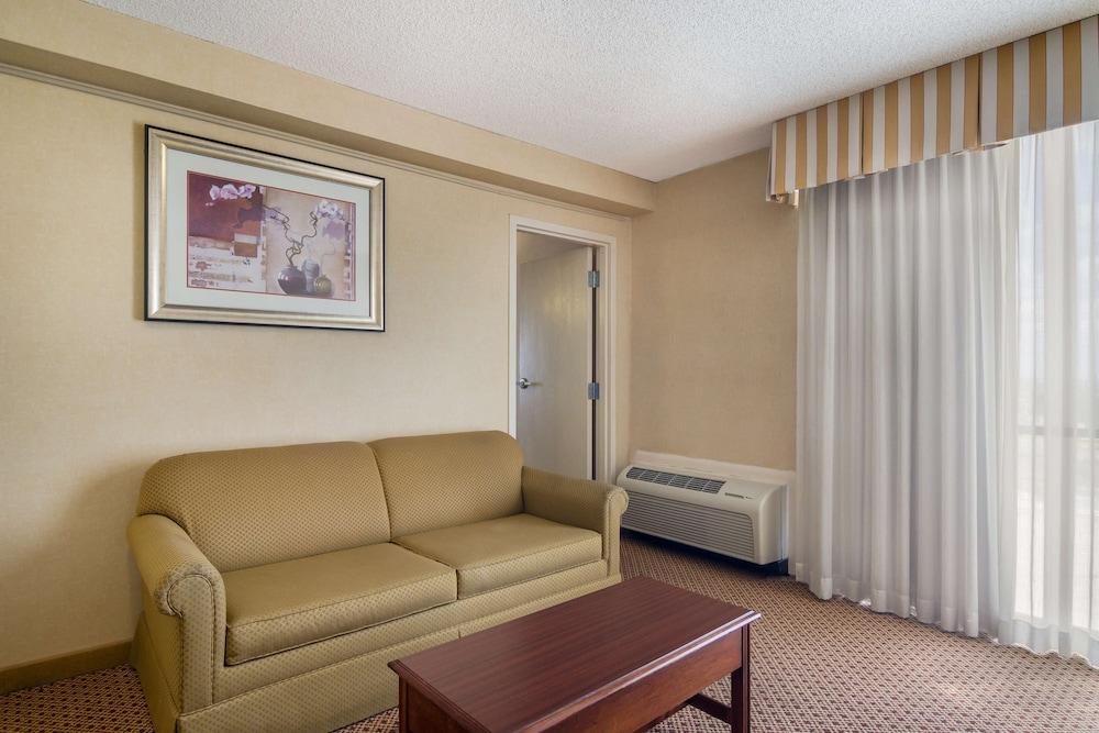 Red Lion Hotel & Conference Center Cheyenne photo 5