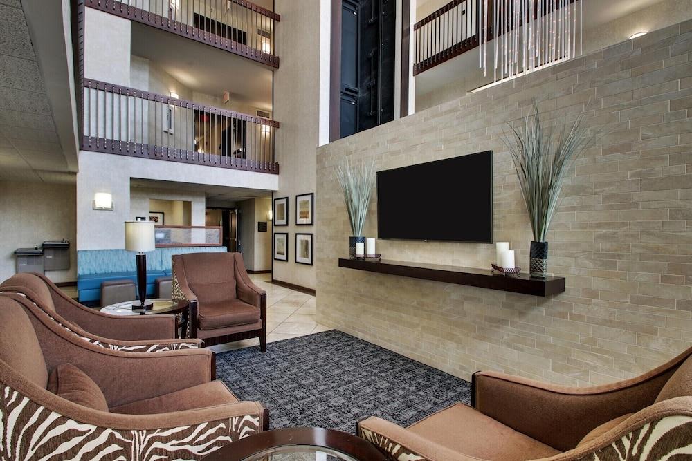 Sonesta Essential Houston Hobby Airport photo 7