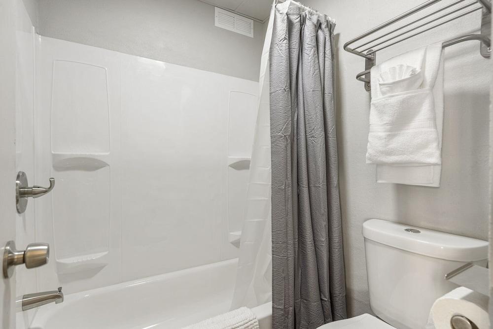 LTA Suites Brookside photo 24