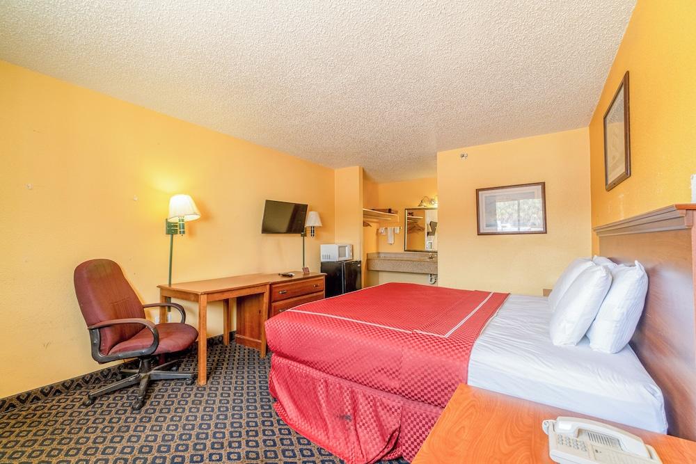 OYO Budget Inn Falfurrias Hwy 281 photo 48