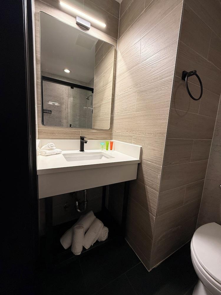BKWAY Hotel Brooklyn photo 8