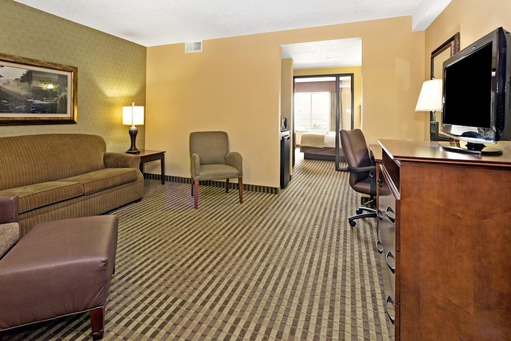 Days Inn by Wyndham Cheyenne photo 1