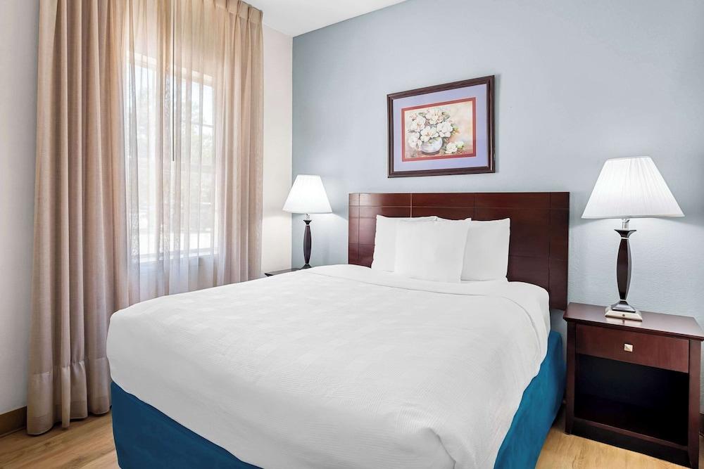 MainStay Suites Addison-Dallas photo 12