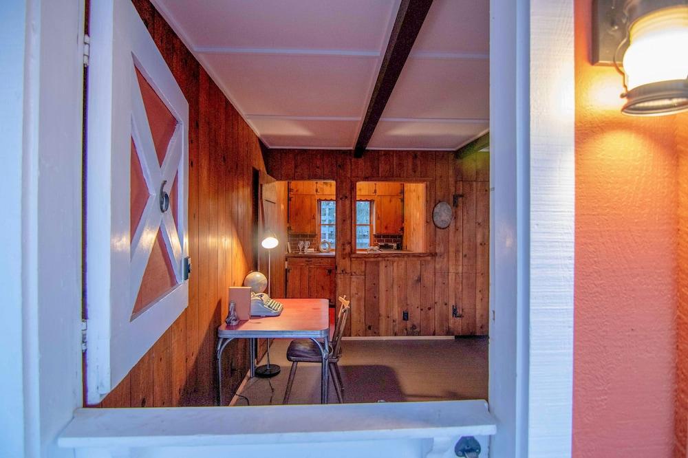 Joshua Tree Ranch House photo 12