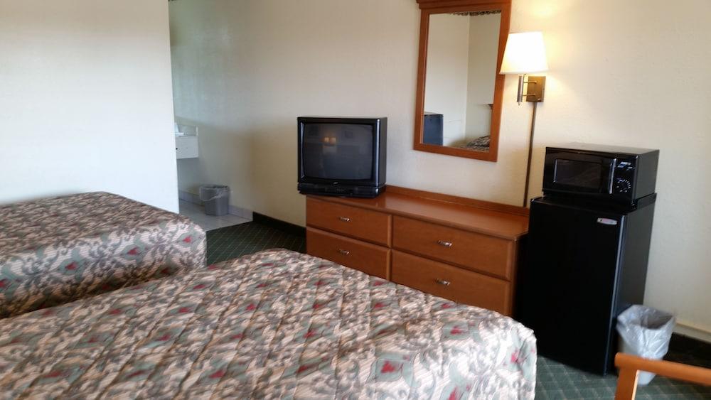 Economy Inn photo 26