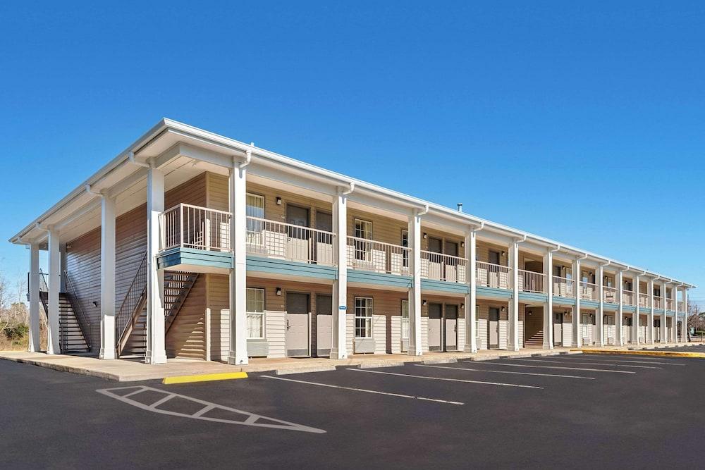 Quality Inn Eastman photo 1