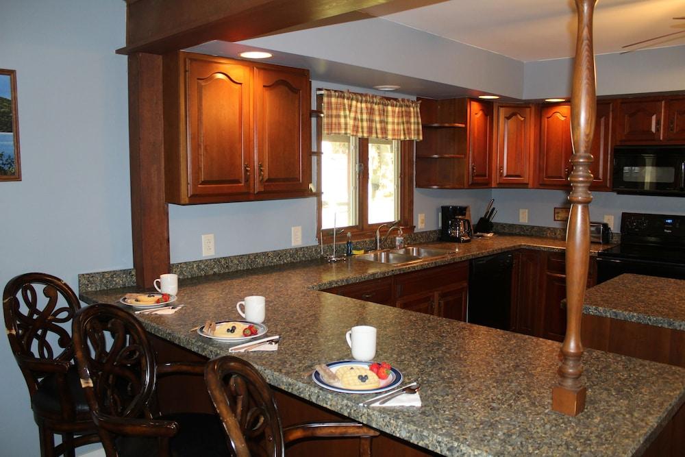 Forest Hill Lodge & Cabins photo 11