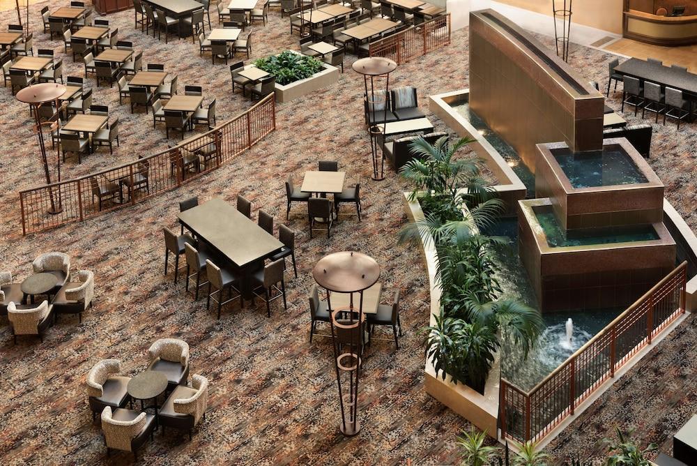 Embassy Suites by Hilton E Peoria Riverfront Conf Center photo 4