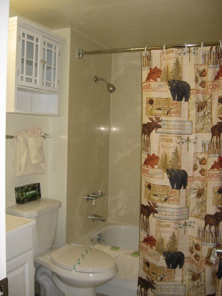 Beachcomber Inn photo 58