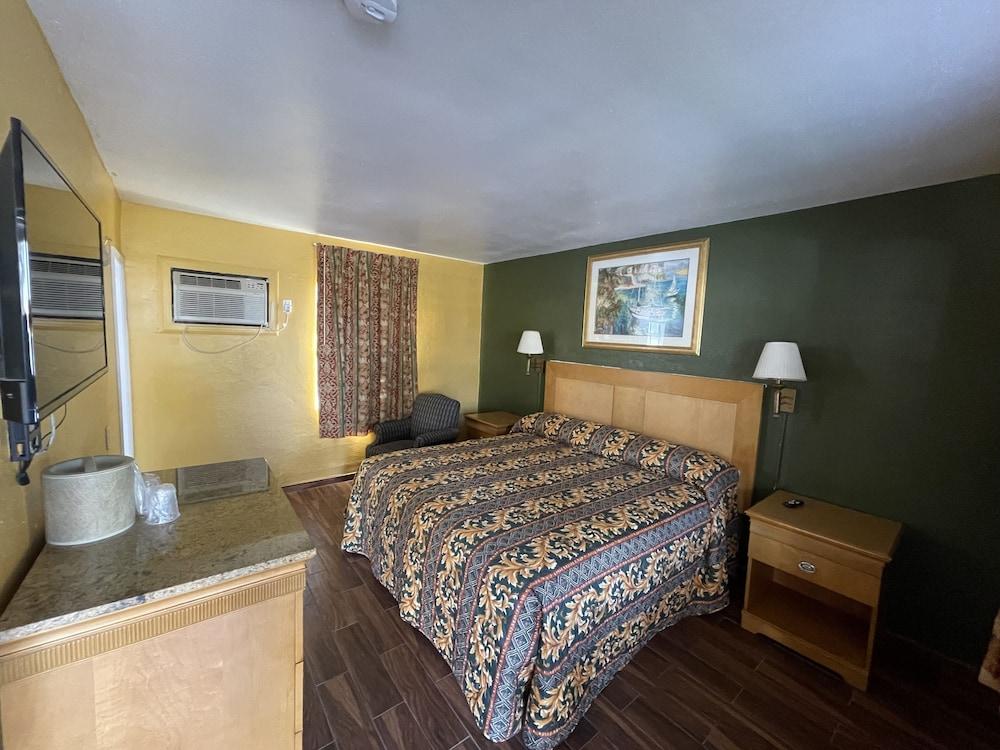 Shangri La Motel photo 10