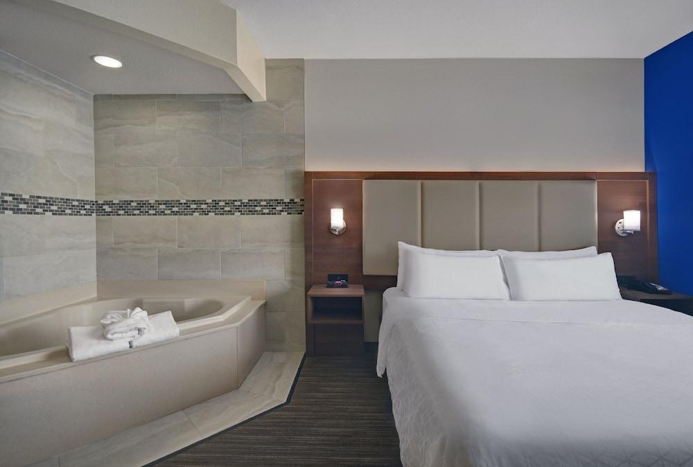 Holiday Inn Express Marshall by IHG photo 9