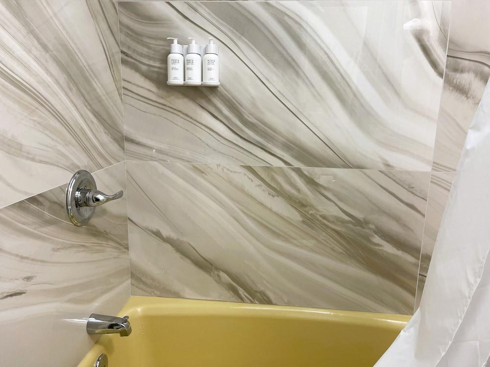 Americas Best Value Inn & Suites Joshua Tree National Park photo 84
