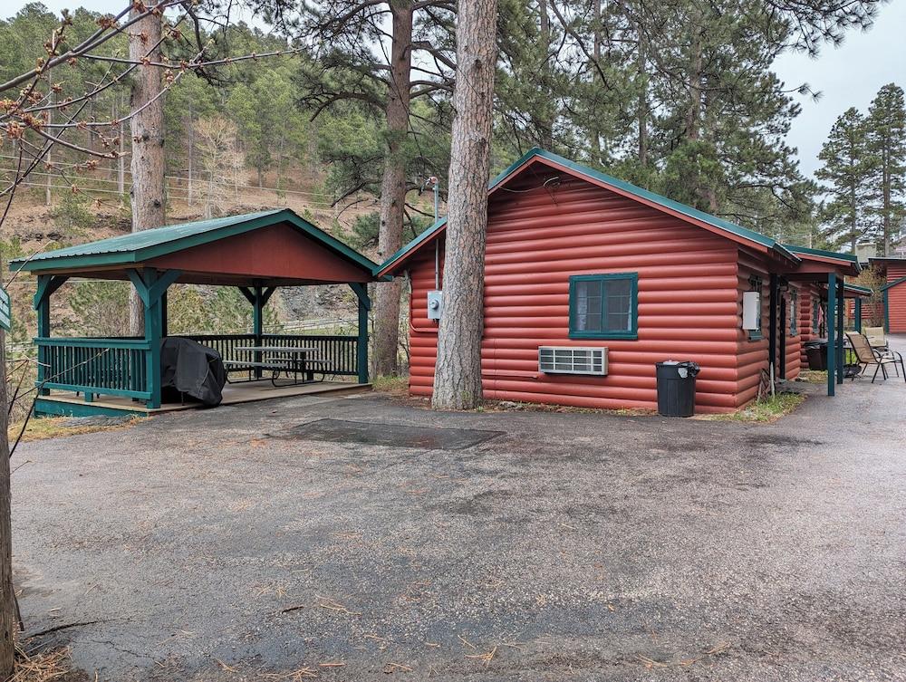 Ponderosa Pines Inn and Cabins photo 24
