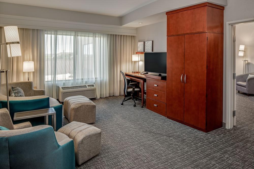 Courtyard by Marriott San Antonio SeaWorld - Westover Hills photo 30