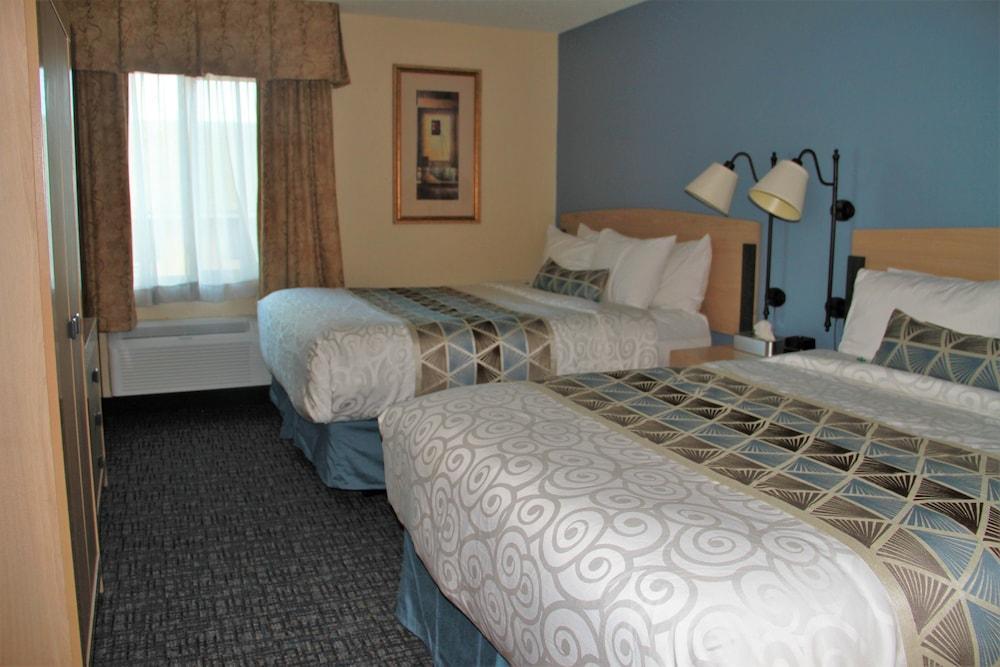 Baymont by Wyndham Stevens Point photo 21
