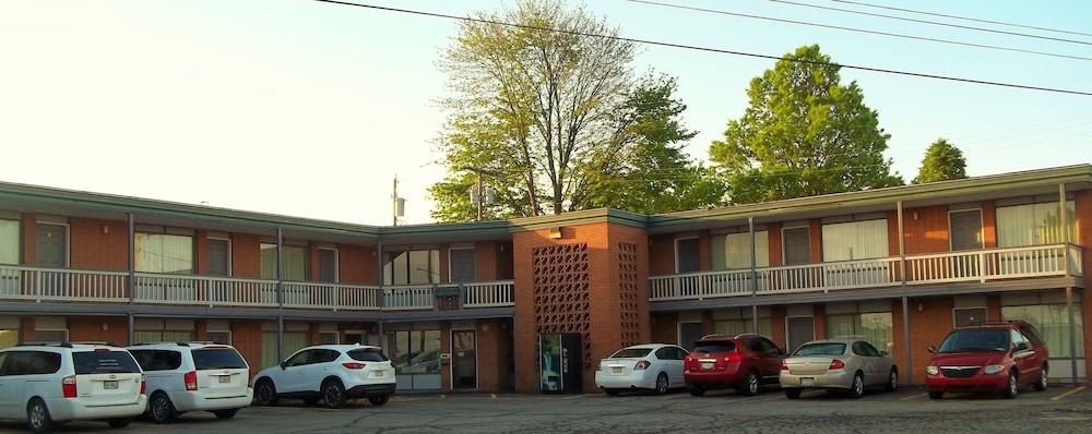 Royal Motel photo 17