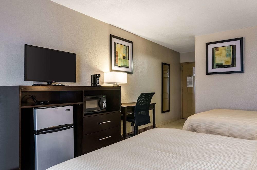 Quality Inn & Suites Winfield photo 13